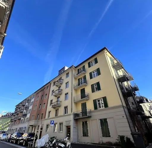 & Modern Penthouse-studio With Balcony & Air-condition * Zürich