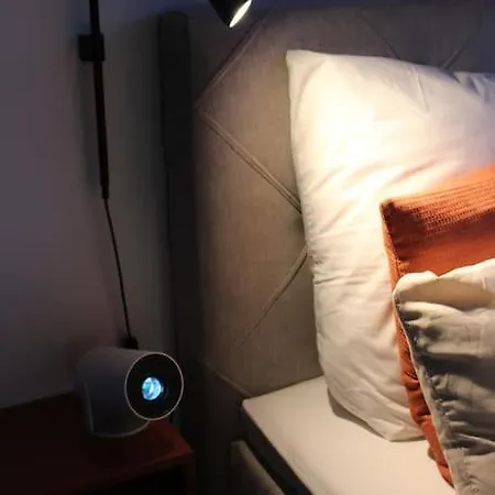 & Modern Penthouse-studio With Balcony & Air-condition Apartment