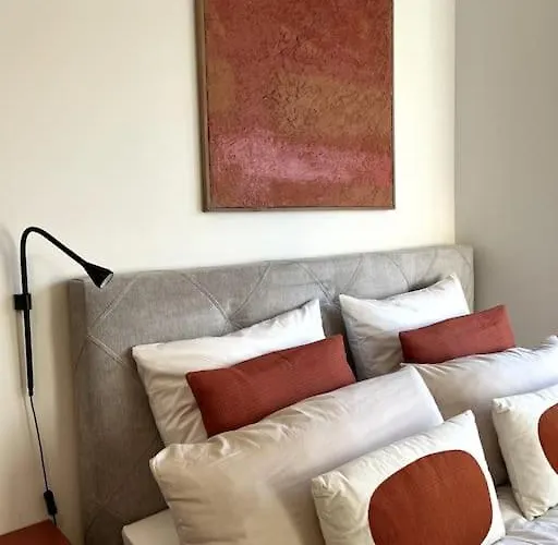 & Modern Penthouse-studio With Balcony & Air-condition Zürich